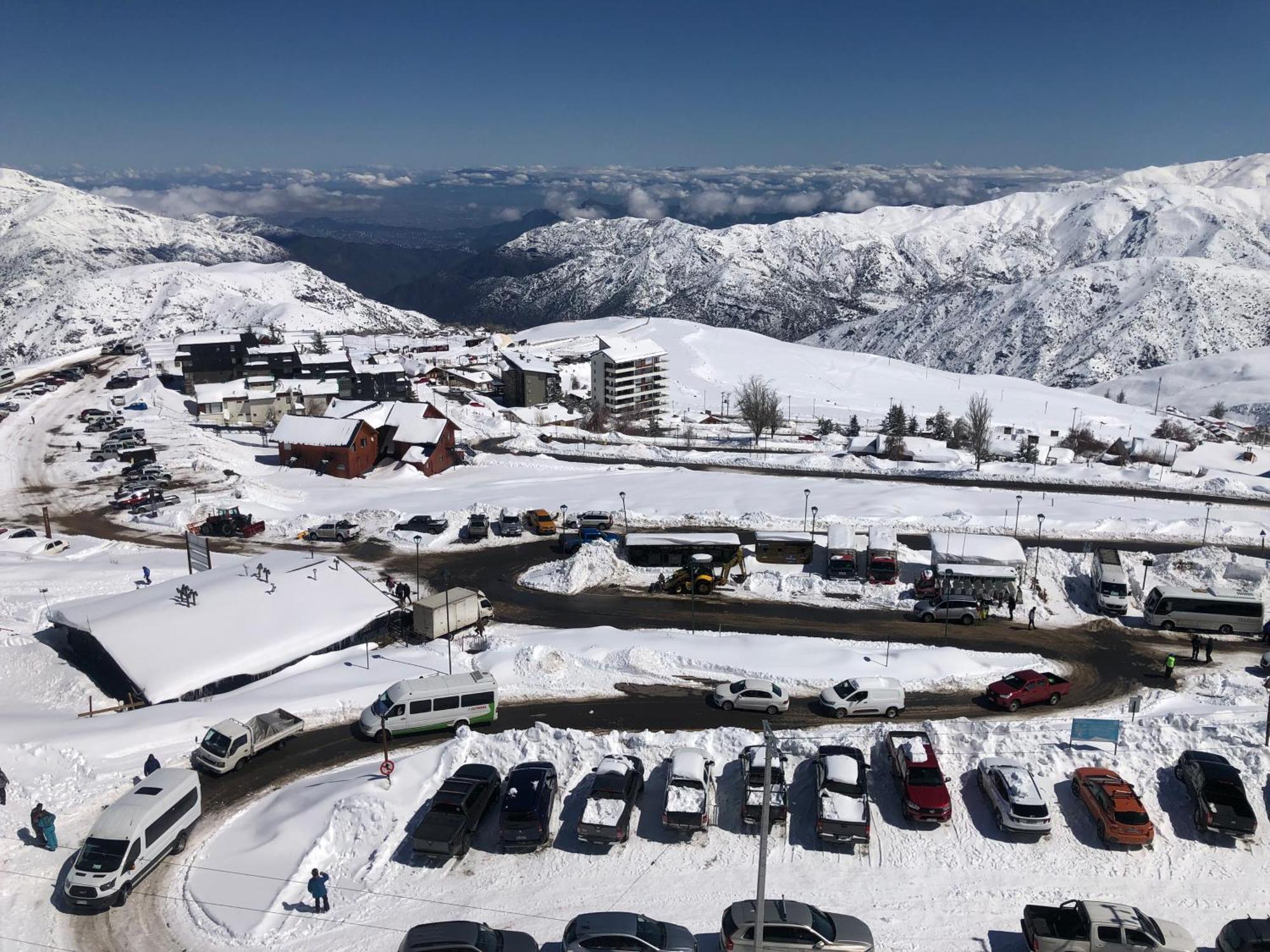 Departamentos Alojamiento Oficial Gran Parador Ski In - Out, Centro De Ski El Colorado, Farellones - Unico Con Descuentos En Servicios Del Centro De Ski المظهر الخارجي الصورة